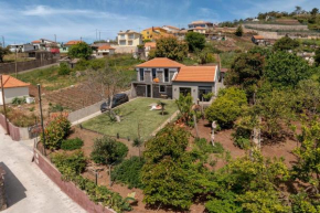 Casinha dos Canhas by An Island Apart